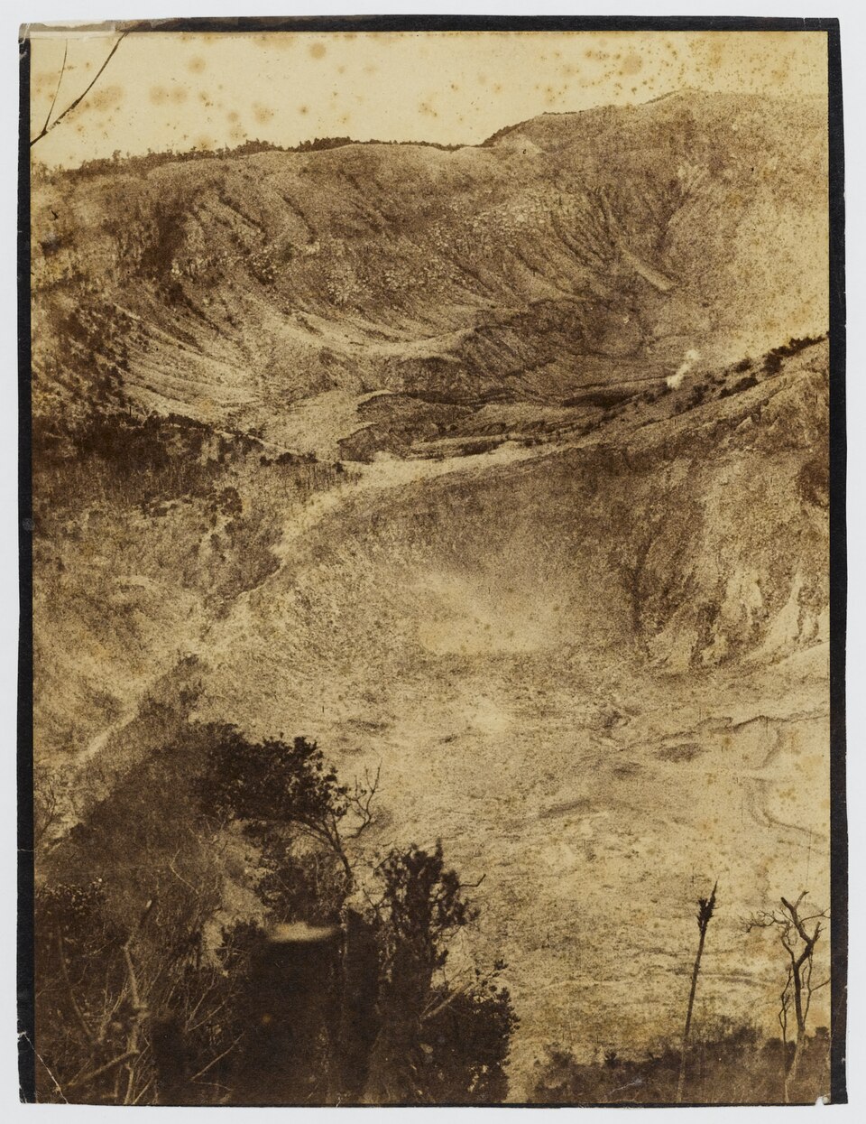 Kawah Ratu di Tangkuban Parahu sekitar 1860